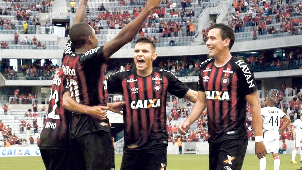 Com reservas, equipe do Grêmio  enfrenta a reação do Atlético Paranaense