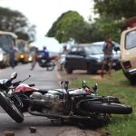 Jornal Ilustrado - Pedestre fica gravemente ferido ao ser atropelado por motoqueiro na saída para Xambrê