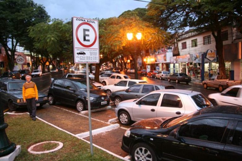 Jornal Ilustrado - Comércio não terá estacionamento rotativo provisório no final do ano