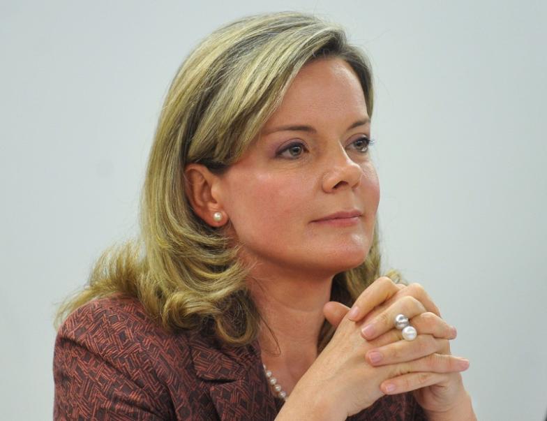 Gleisi diz que Lula vai vetar projeto de redução de penas pelo 8/1 e critica líder do governo