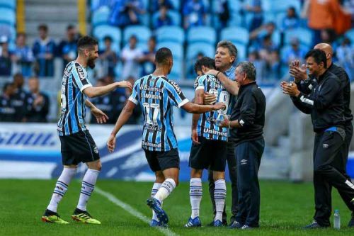 Jornal Ilustrado - Grêmio volta à Argentina nesta terça para evitar novo sufoco na Libertadores