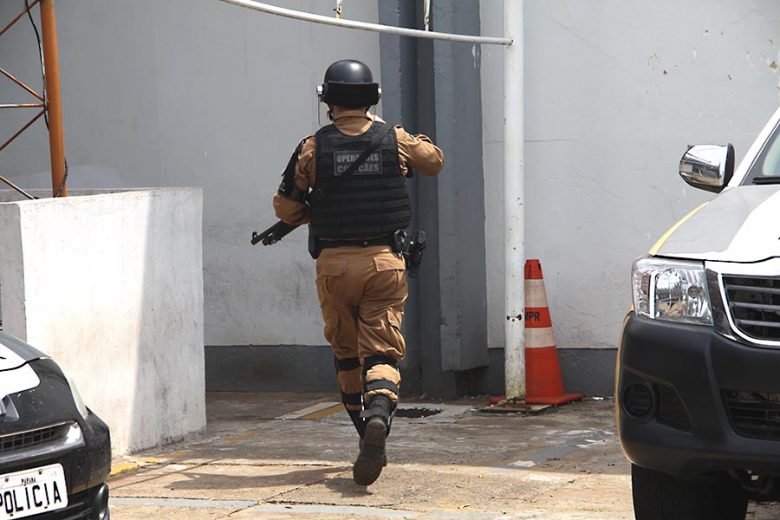 Após mortes, PM realiza operação ‘bate grade’ na cadeia de Umuarama