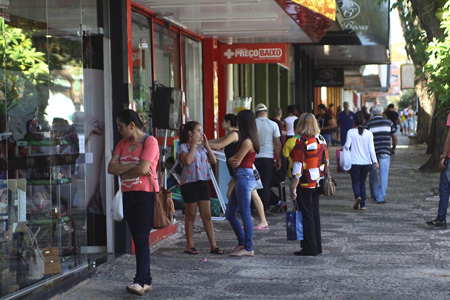 Pagamento do 13º salário injeta R$ 211,2 bilhões na economia