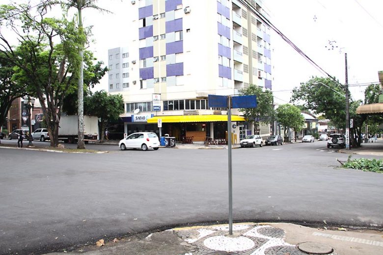 Jornal Ilustrado - Comunidade pede fim da baderna na avenida Maringá