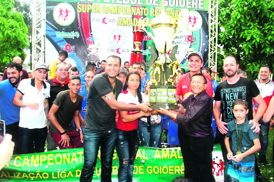 Tuneiras do Oeste goleia na decisão e fatura o bicampeonato