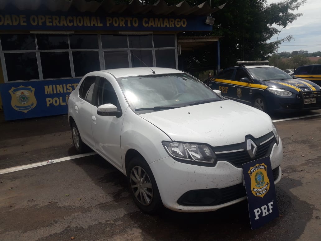 PRF recuperada em Alto Paraíso carro roubado em Curitiba