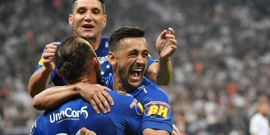 Em final marcada por VAR, Cruzeiro vence Corinthians e é hexa da Copa do Brasil