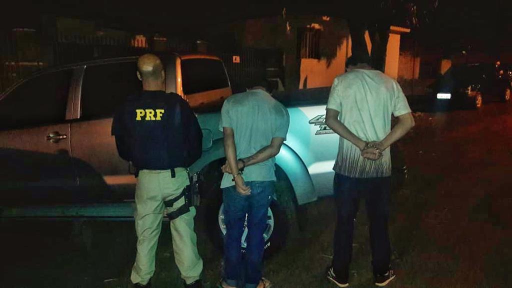 PRF recupera caminhonete em Guaíra enquanto família era refém