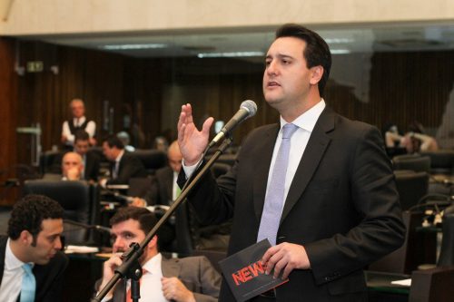 Jornal Ilustrado - Ratinho Junior, do PSD, é eleito governador do Paraná