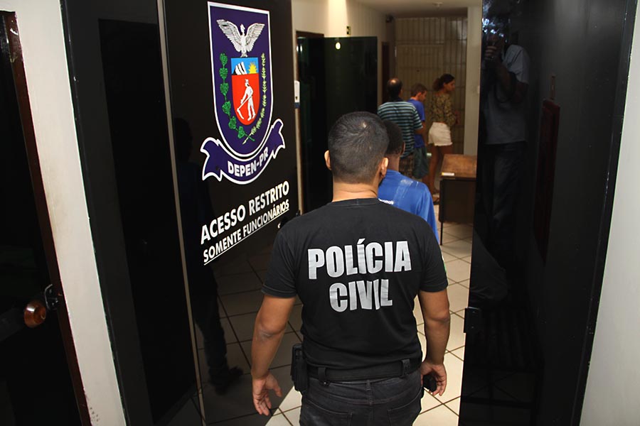 Jornal Ilustrado - Polícia Civil de Umuarama e Denarc desmantelam quadrilha de tráfico