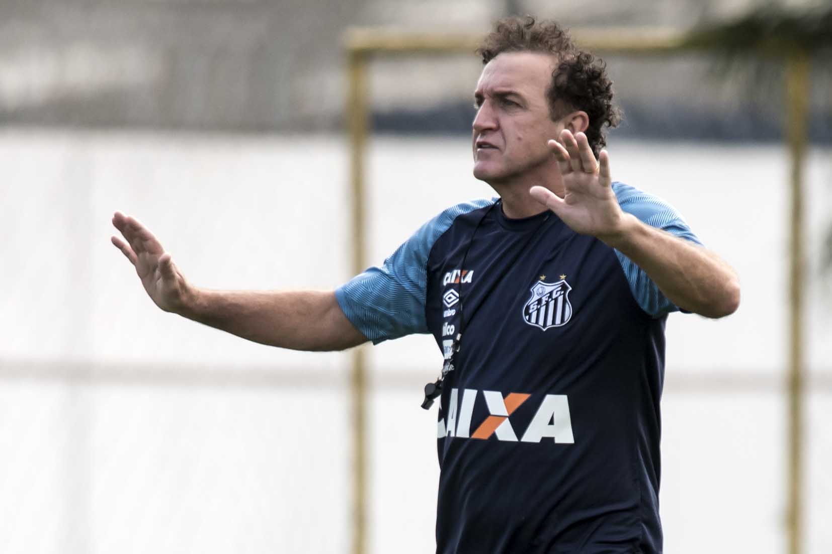 Cuca diz que G-6 não acabou para o Santos