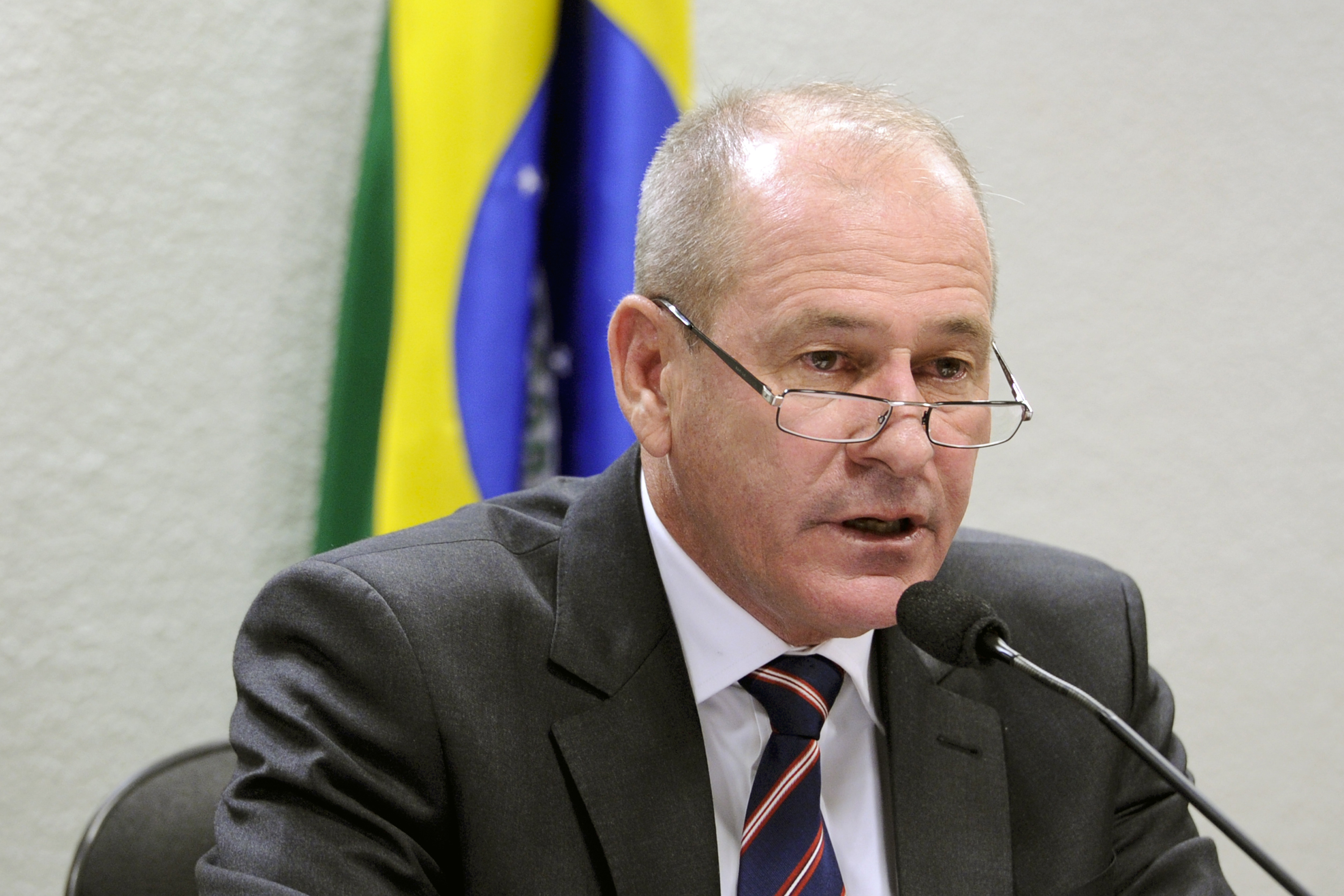 Bolsonaro anuncia general assessor de Toffoli para Defesa