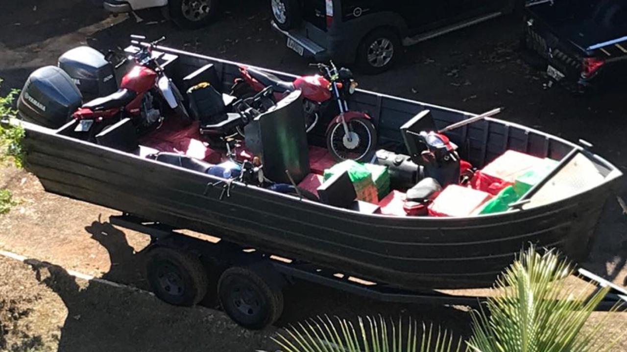 Cigarros e bebidas são apreendidas pela PF em porto clandestino