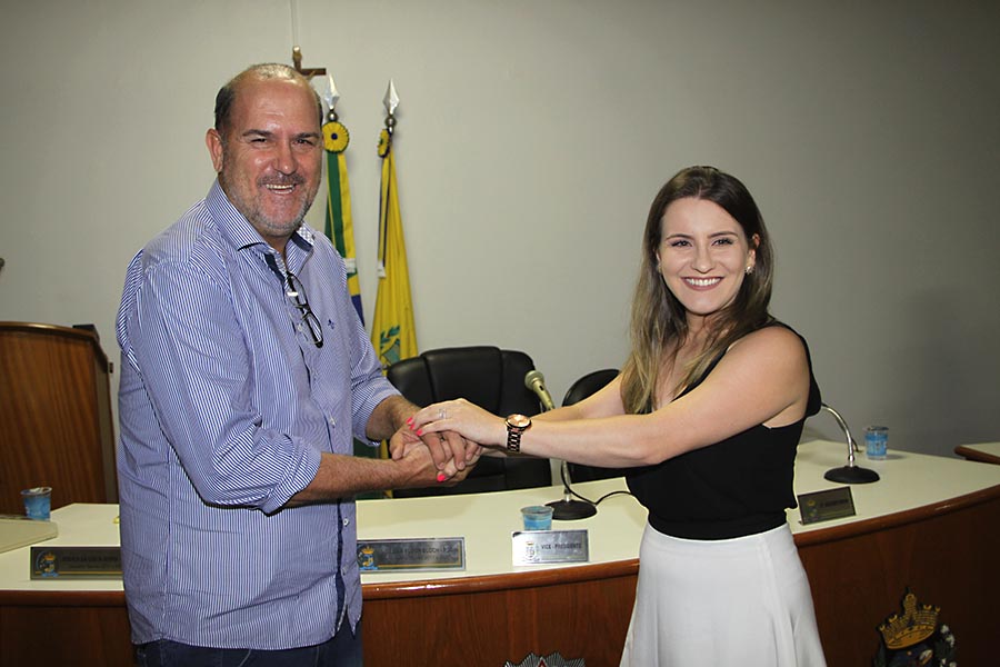 Jéssica é eleita presidente da Câmara de Terra Roxa por unanimidade