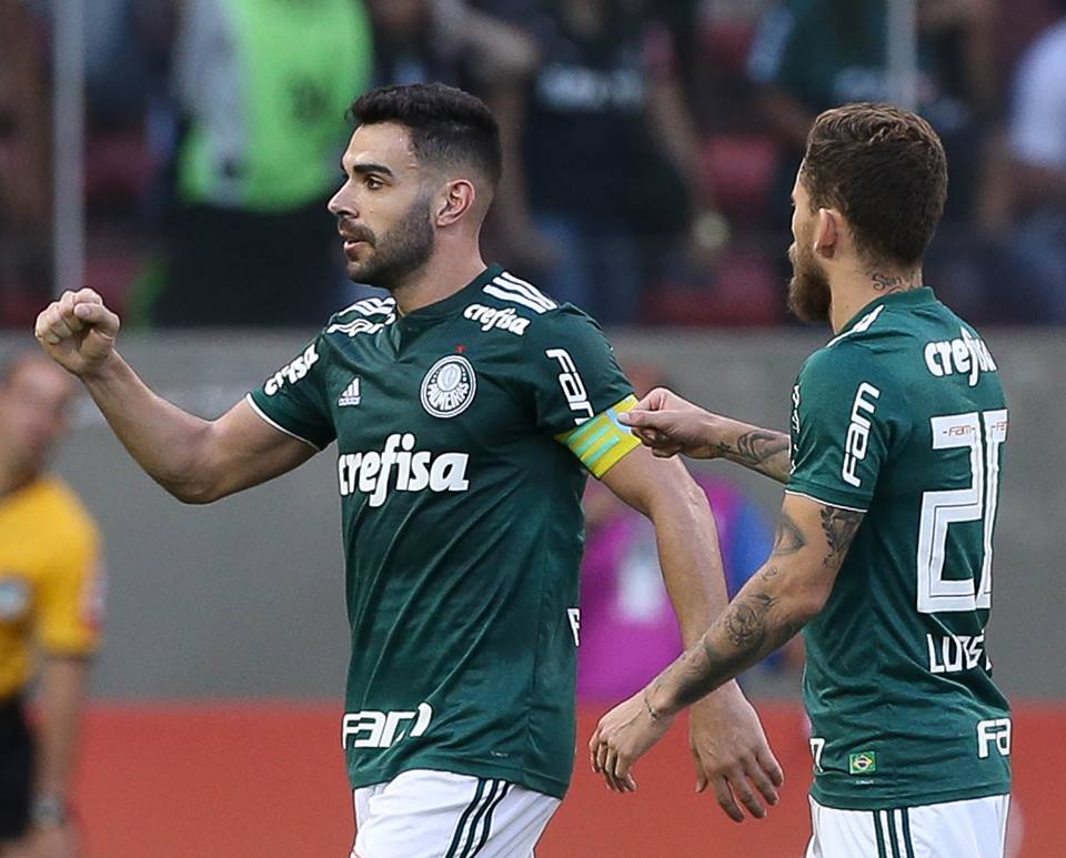 Palmeiras busca fechar um turno de invencibilidade e se aproximar do título