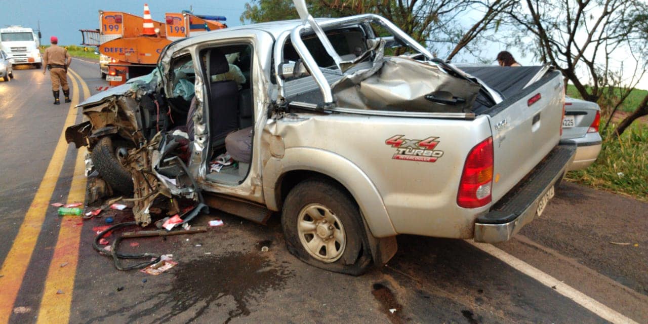Jornal Ilustrado - Motorista de camionete sofre grave acidente na PR-323