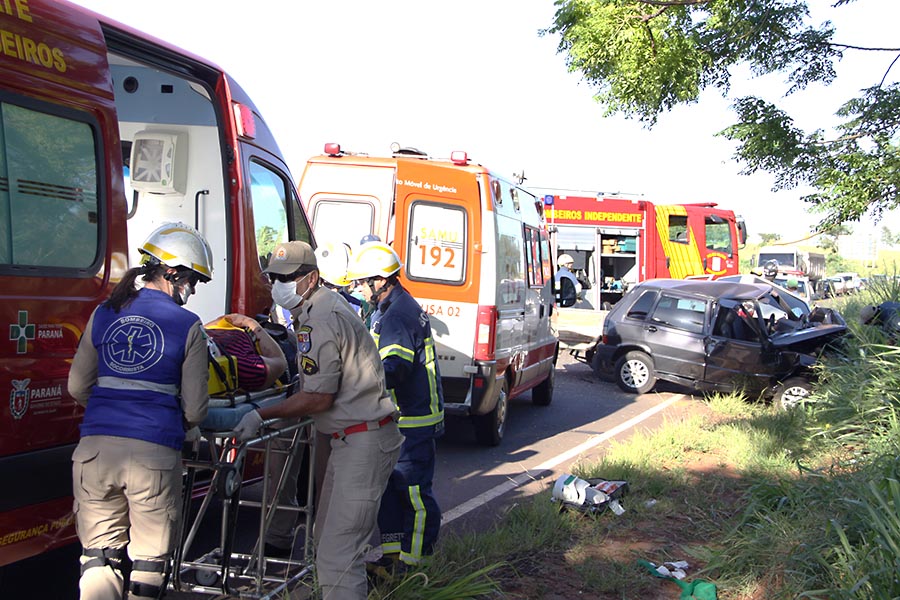 Jornal Ilustrado - Buraco seria a causa de acidente grave na rodovia PR-489
