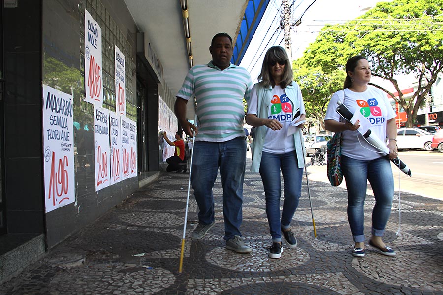 Jornal Ilustrado - Pessoas com deficiência ainda sofrem com acessibilidade e mercado de trabalho