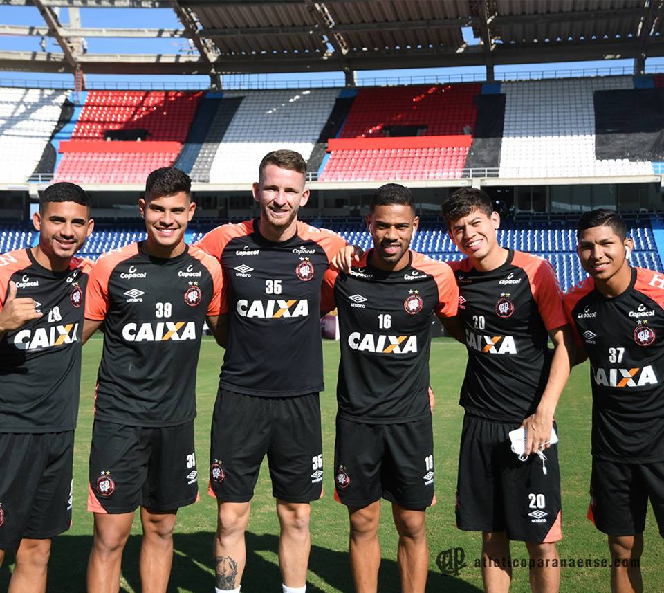 Atlético-PR inicia decisão contra o Junior Barranquilla