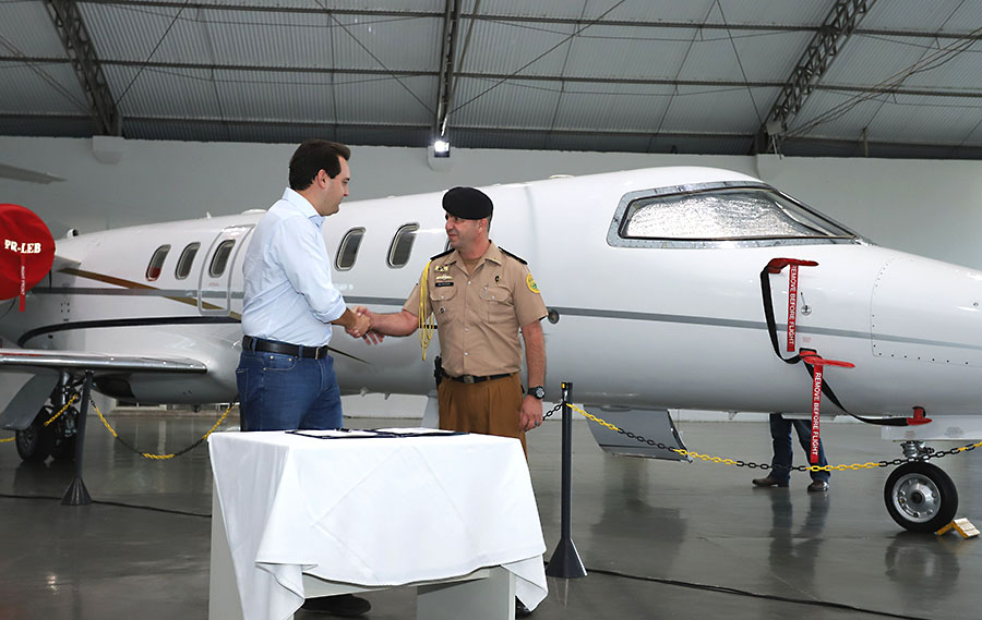 Jornal Ilustrado - Ratinho Junior devolve avião alugado que era usado pelo governo