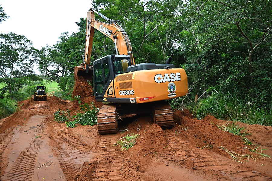 Jornal Ilustrado - Equipe de Serviços Rodoviários retoma recuperação de estradas de Umuarama