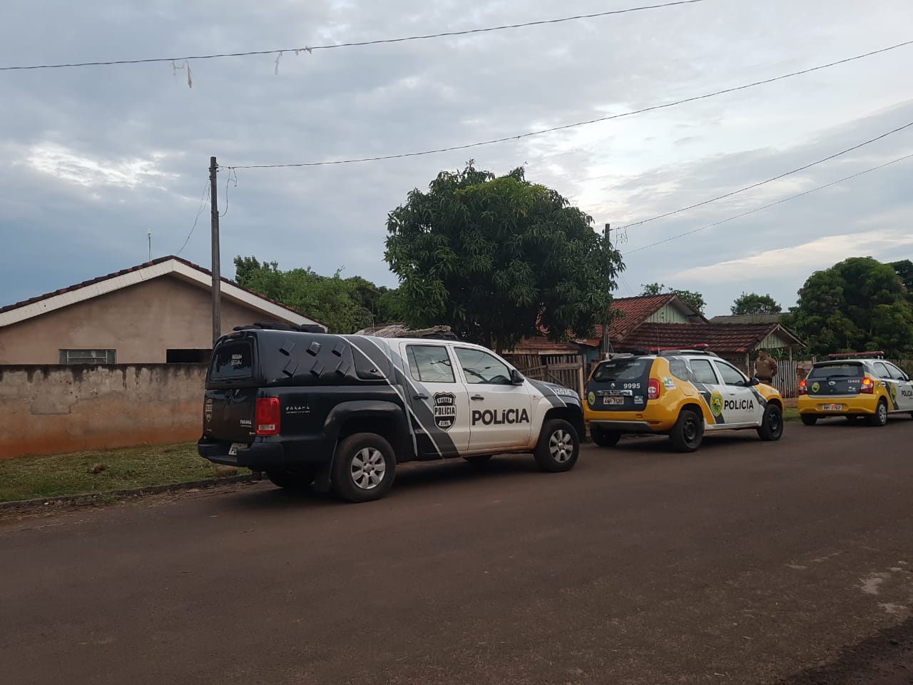 Polícia cumpre mandados e prende 8 envolvidos em morte de casal