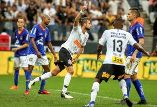 Jornal Ilustrado - Com gol no fim, Corinthians empata contra o São Caetano na estreia do Paulistão