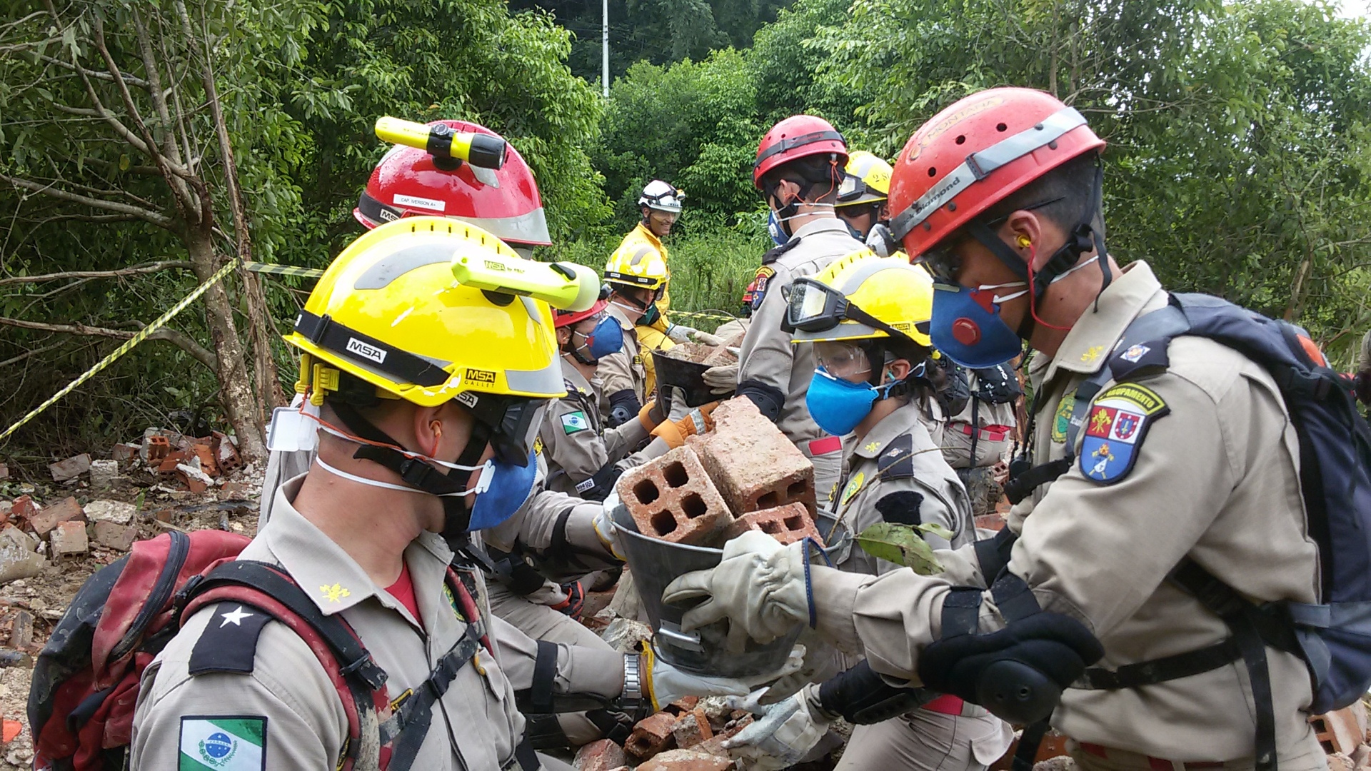 Equipe de bombeiros do Paraná segue para Brumadinho
