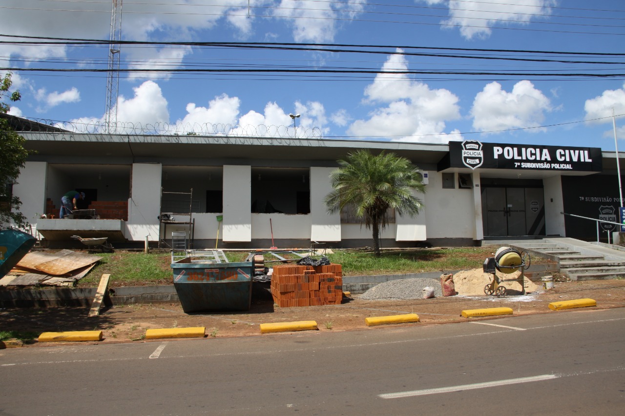Começou nesta segunda a reforma da delegacia de Umuarama