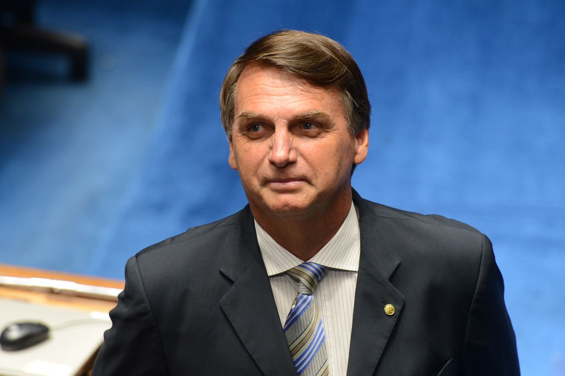 Jornal Ilustrado - Após demissão, Bolsonaro sugere trégua a Bebianno