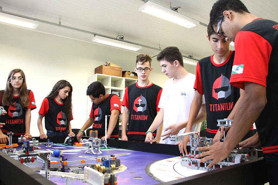 Equipe de Umuarama disputa este fim de semana torneio nacional de robótica