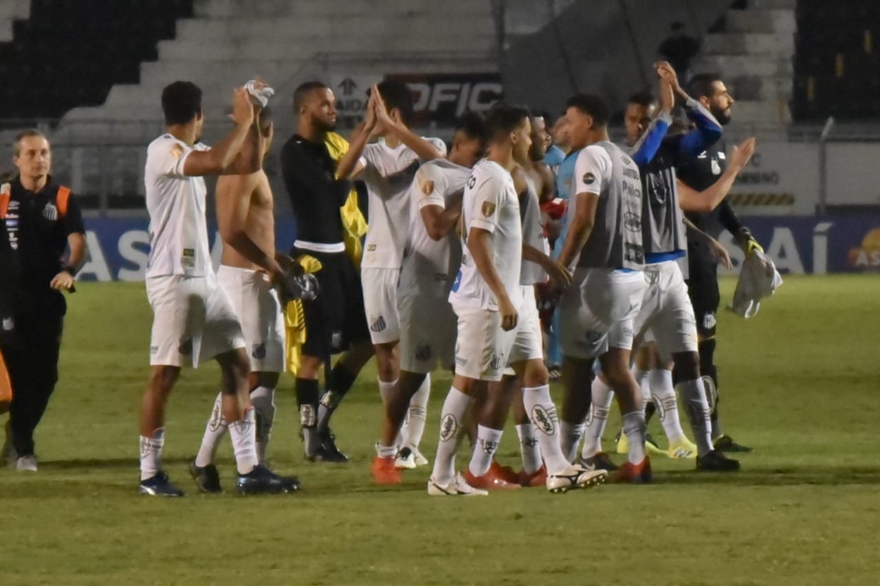 Santos fica no 0 a 0 com o Red Bull Brasil e vai às semifinais do Paulistão
