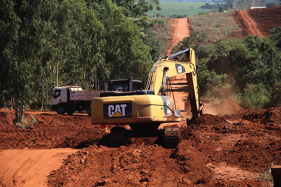 Estrada Boiadeira entre Porto Camargo e Serra dos Dourados começa ser pavimentada
