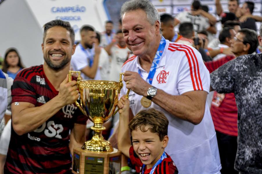 Flamengo volta a bater O Vasco por 2 a 0 e conquista o seu 35º título do Carioca