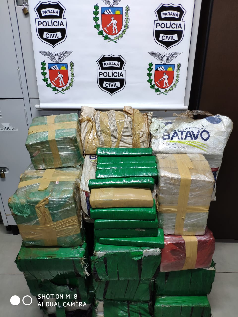Jornal Ilustrado - Polícia Civil apreende 300 kg de maconha escondida em carro furtado