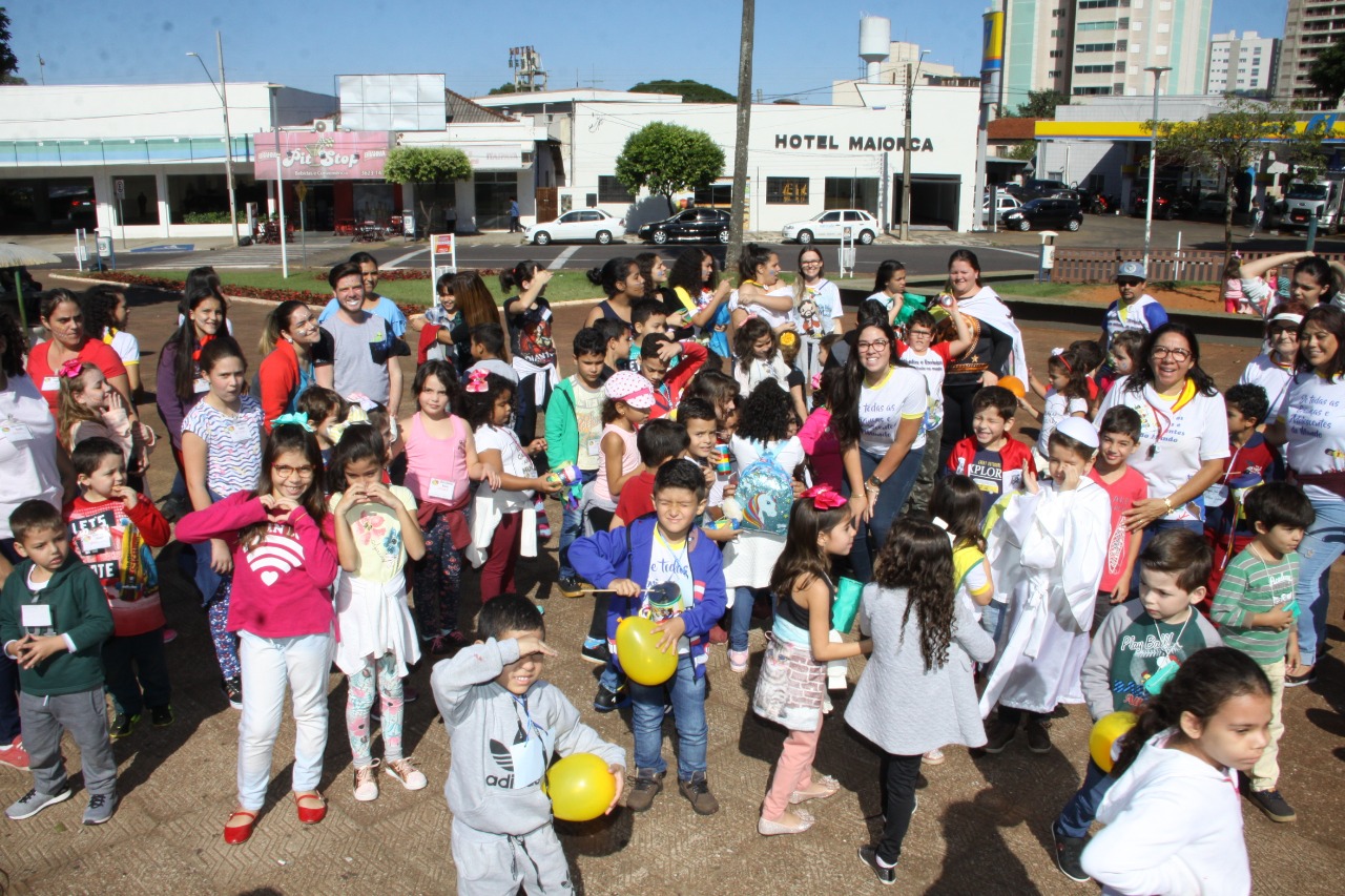 Carreata pela paz reúne mais de 200 crianças da Infância Missionária