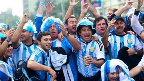 Jornal Ilustrado - Cinco mil argentinos estão proibidos de entrar no Brasil durante a Copa América
