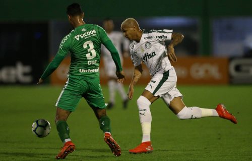 Jornal Ilustrado - Palmeiras derrota a Chapecoense fora e mantém liderança do Brasileirão