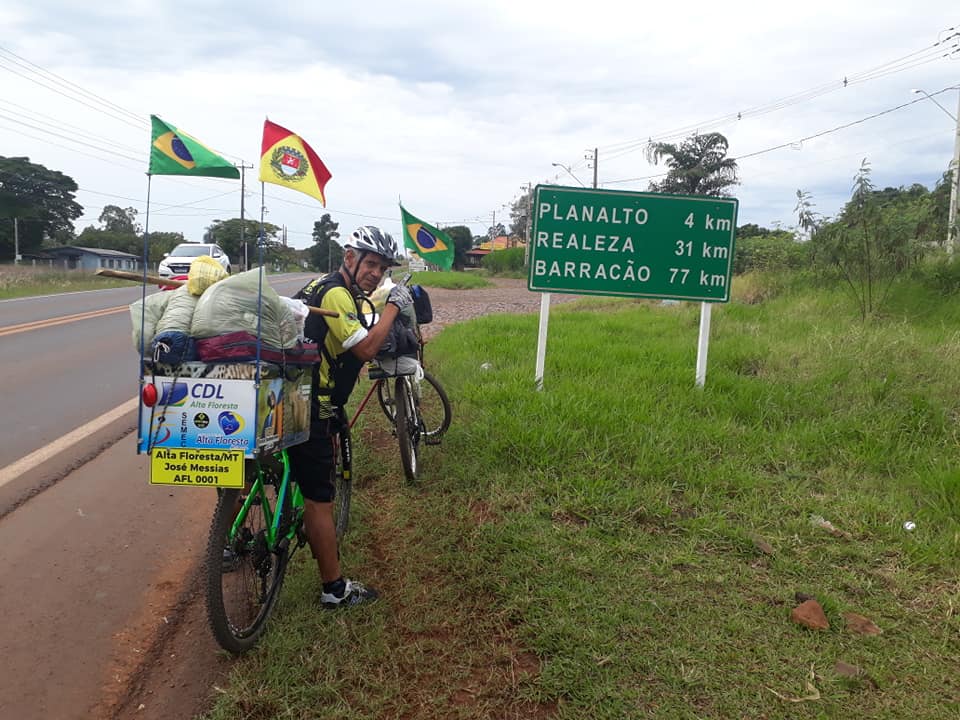 Jornal Ilustrado - Ciclista de Icaraíma já percorreu mais de 2.500 km de um trajeto de 5.200 km