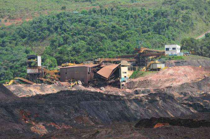 Após 6 meses, órfãos de Brumadinho se apoiam na fé e nas lembranças