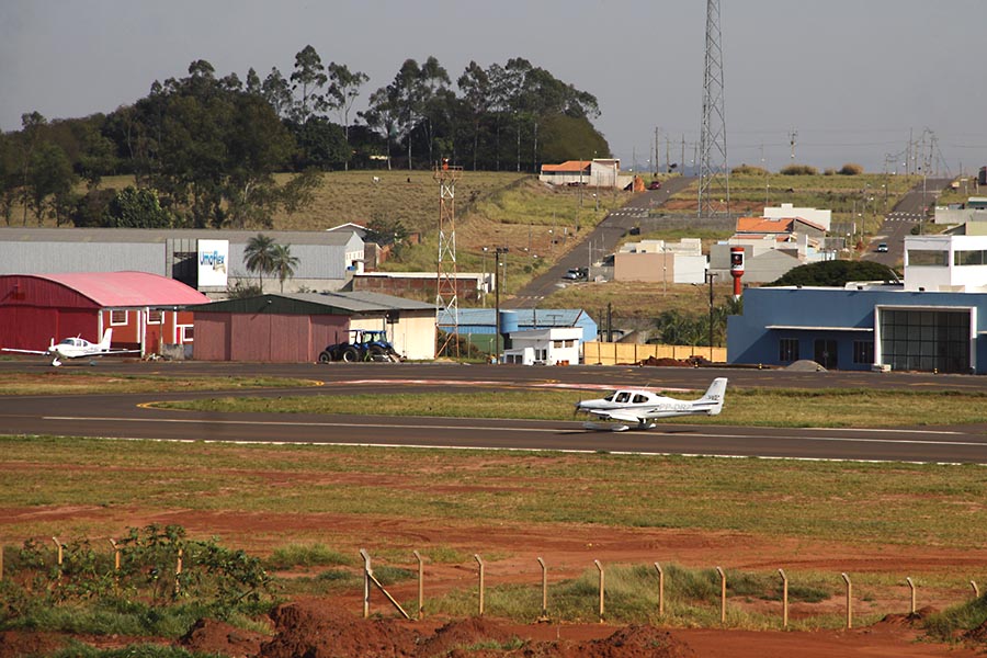 Jornal Ilustrado - Aeroporto de Umuarama deve receber o primeiro voo da Azul em setembro