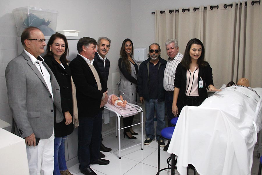 Jornal Ilustrado - Cemil inaugura Centro de Formação Profissional de técnico em enfermagem