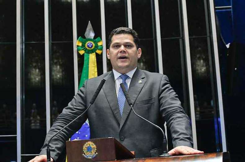 Presidente do Senado defende volta do financiamento privado na eleição