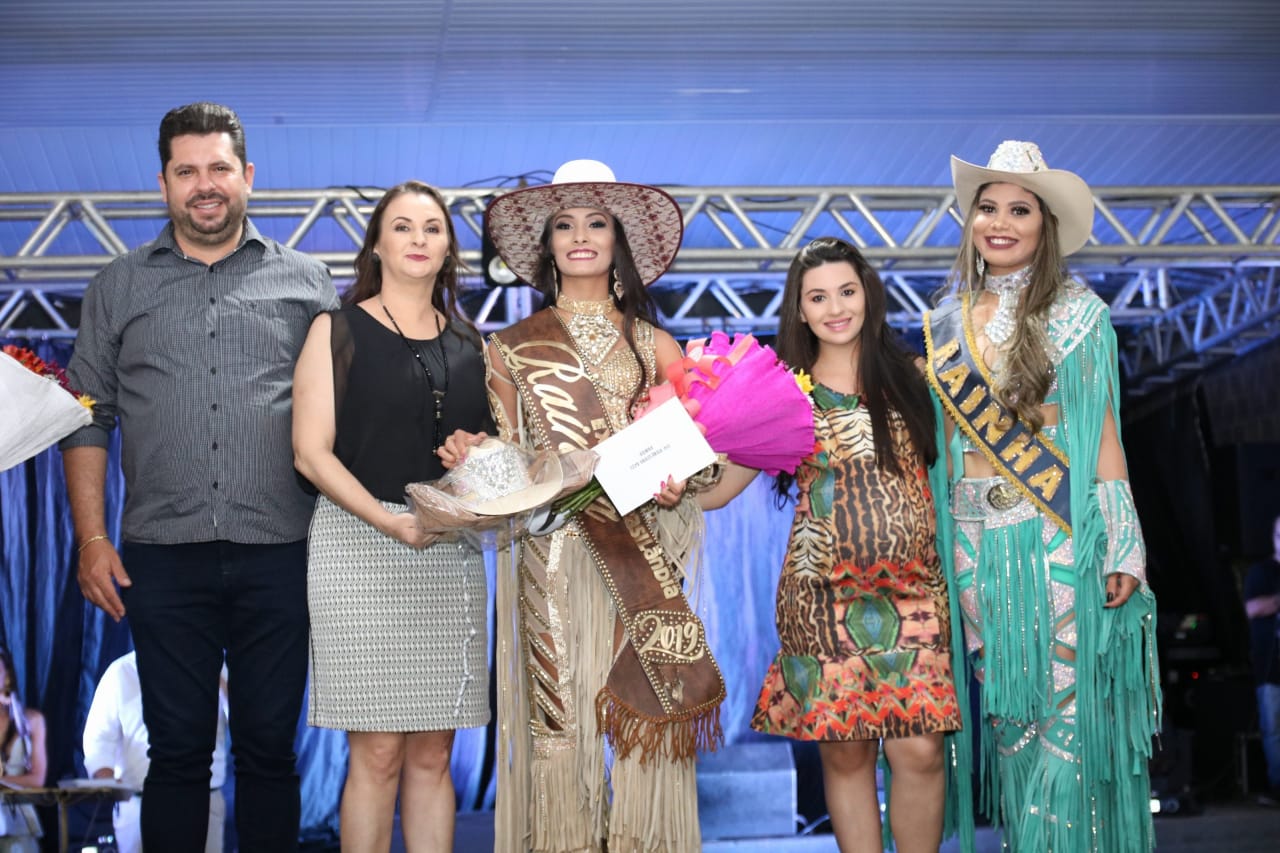 Mariana Hermenegildo é eleita  rainha da Expo Brasilândia 2019