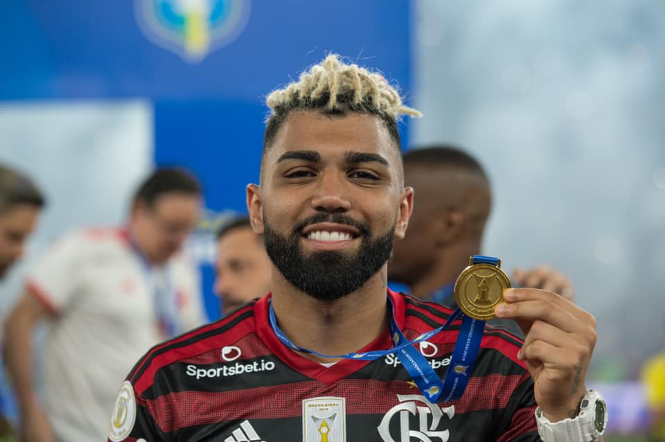 Flamengo vive impasse com Gabriel e sonda Cavani e Diego Costa como substitutos