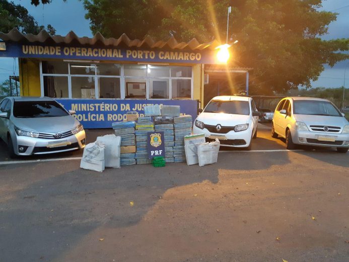 Jornal Ilustrado - PRF prende quase meia tonelada de maconha em Alto Paraíso
