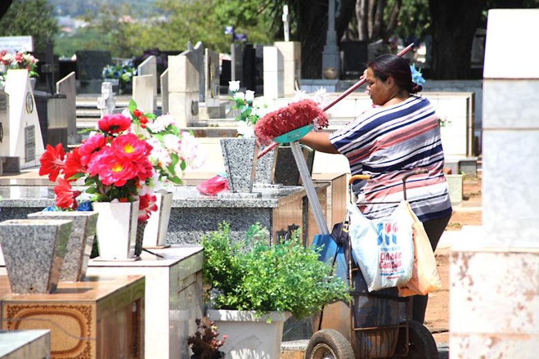 cemiterio-umuarama-finados