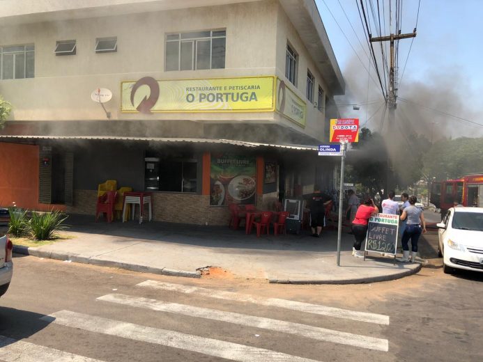 Jornal Ilustrado - Restaurante na avenida Tiradentes pega fogo e gera comoção de donos e funcionários