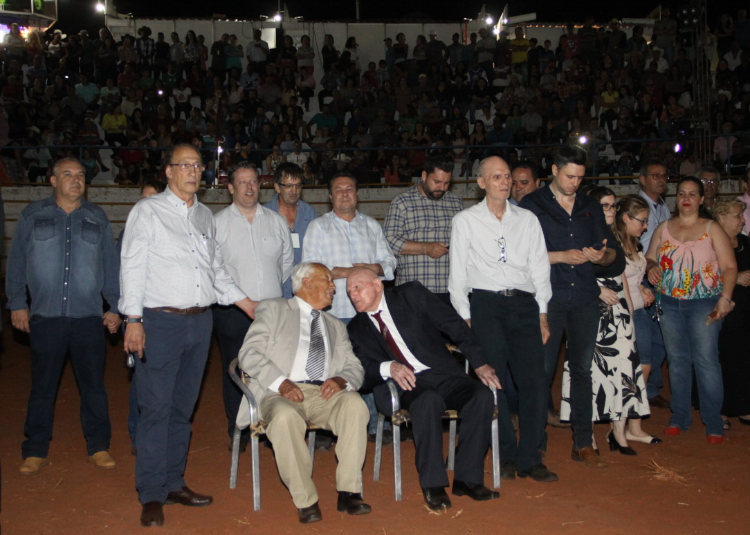 Nelson Barbosa e Luiz Ruaro, primeiros  prefeitos de Alto Piquiri, são homenageados