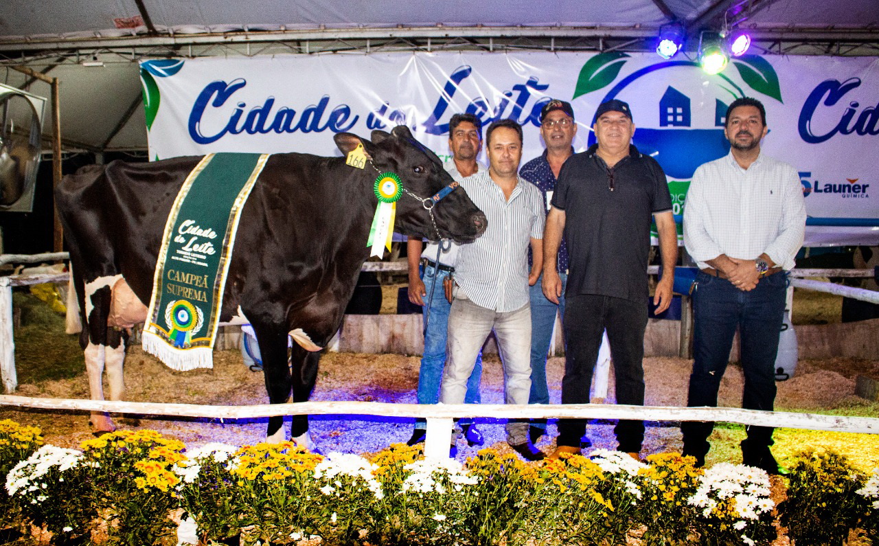 Os campeões da segunda edição da Cidade do Leite na Expo Piquiri